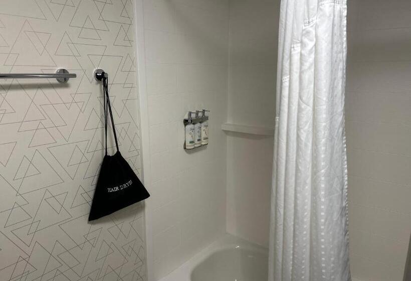 带2个双人床的标准工作室, Holiday Inn Express Crestwood, An Ihg