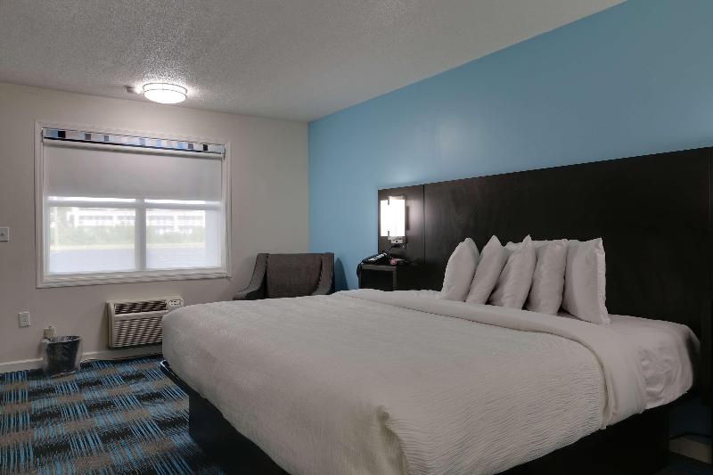 Номер Стандарт Кровать Кинг Адаптированный для Инвалидов, Travelodge By Wyndham Calhoun South I75