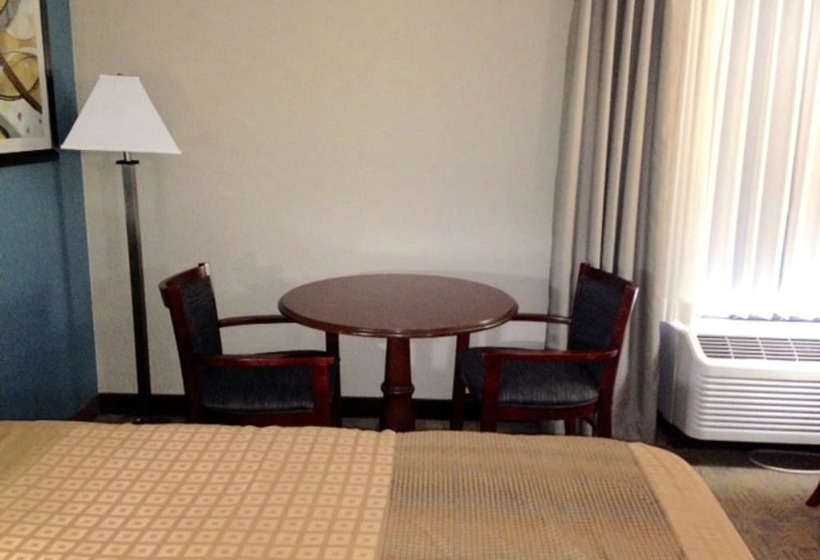 اتاق استاندارد با 2 تخت دوبل, Days Inn By Wyndham Englewood Dayton Airport