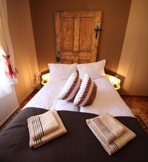 غرفة قياسية, Casa Cu Usi   House Of Doors