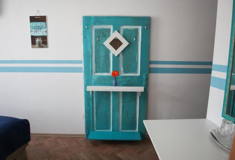 جناح غرفتين نوم, Casa Cu Usi   House Of Doors