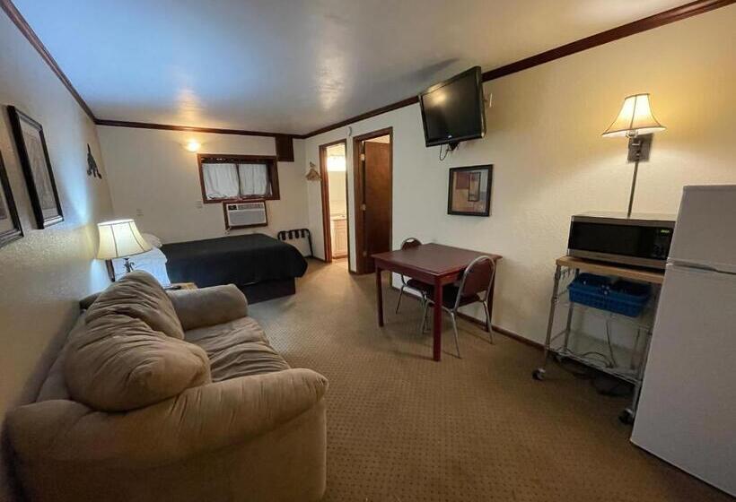 Люкс Повышенной Комфортности, Highland Court Motel