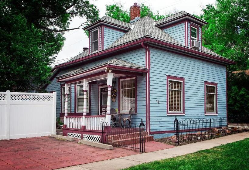 سوییت لوکس, Holden House 1902 Bed & Breakfast Inn