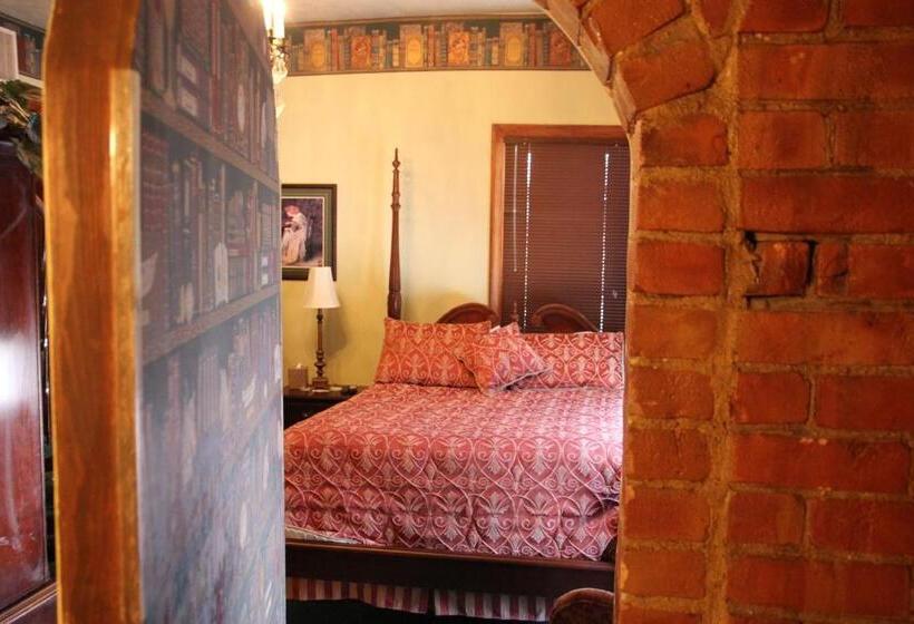 Номер Deluxe, Hines Mansion