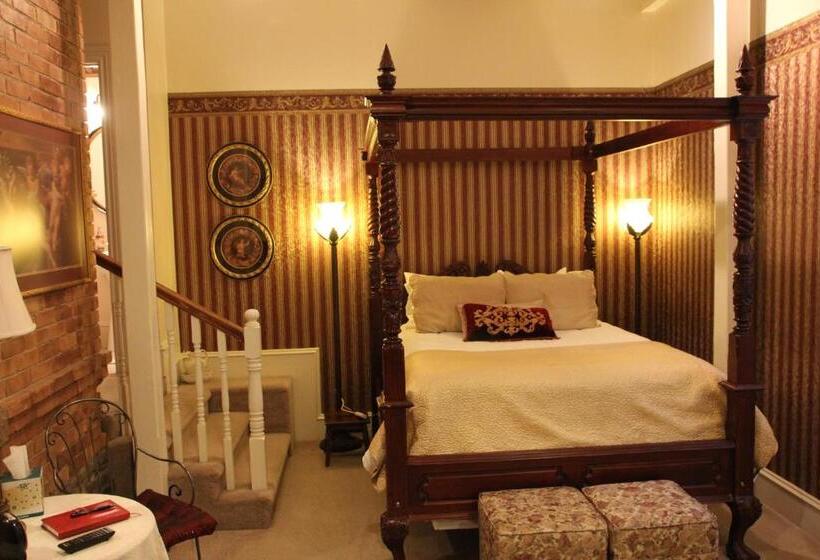 Номер Deluxe, Hines Mansion