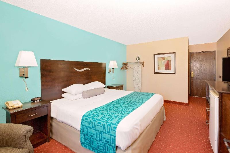 Стандартный Номер Кровать Кинг, Howard Johnson By Wyndham Waterloo/cedar Falls