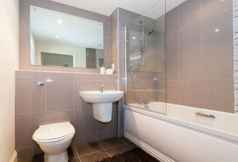 2-Bedroom Classic Apartment, Letsby At Home   Cypress Point