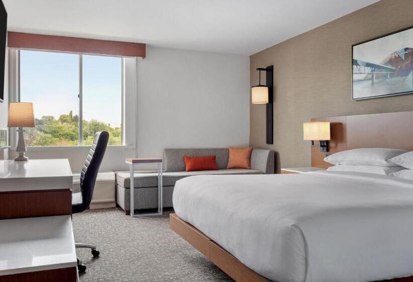 Номер Стандарт Кровать Кинг Адаптированный для Инвалидов, Delta Hotels By Marriott Allentown Lehigh Valley