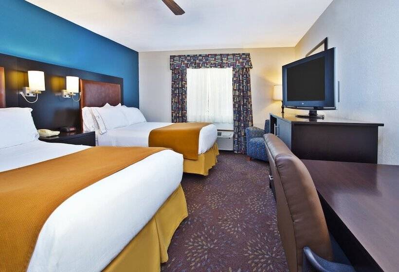 Номер Стандарт 2 Двуспальные Кровати, Holiday Inn Express Mackinaw City, An Ihg