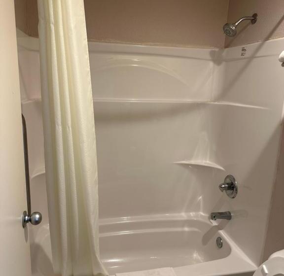 스탠다드 룸 킹사이즈 침대, Quality Inn