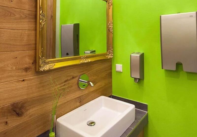 Номер Стандарт, Quality Inn & Suites