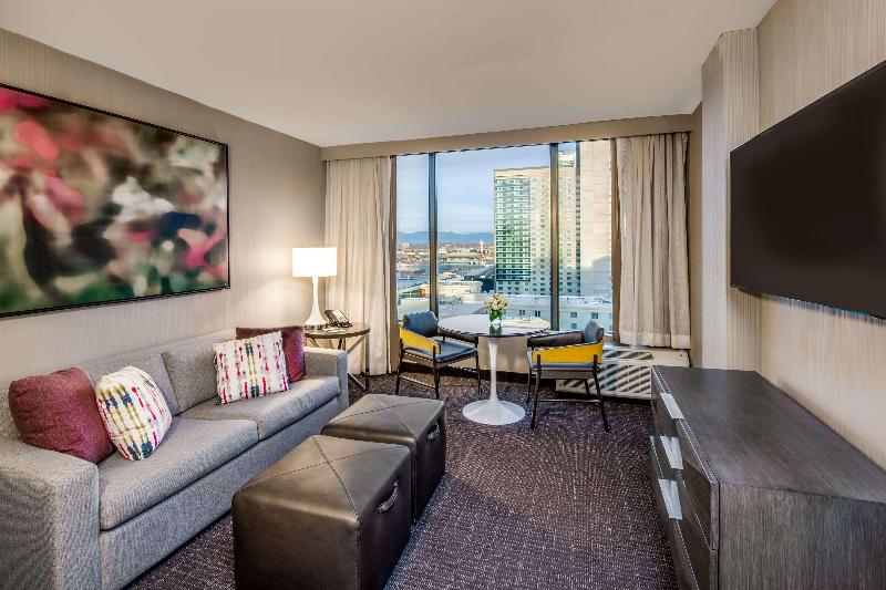 מיטת קינג בסוויטה, Sonesta Denver Downtown