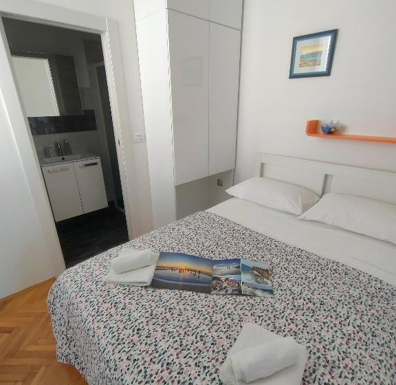استودیوی استاندارد, The Nice Dreams Studio Apartment