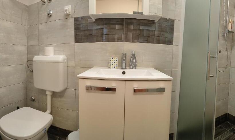 استودیوی استاندارد, The Nice Dreams Studio Apartment