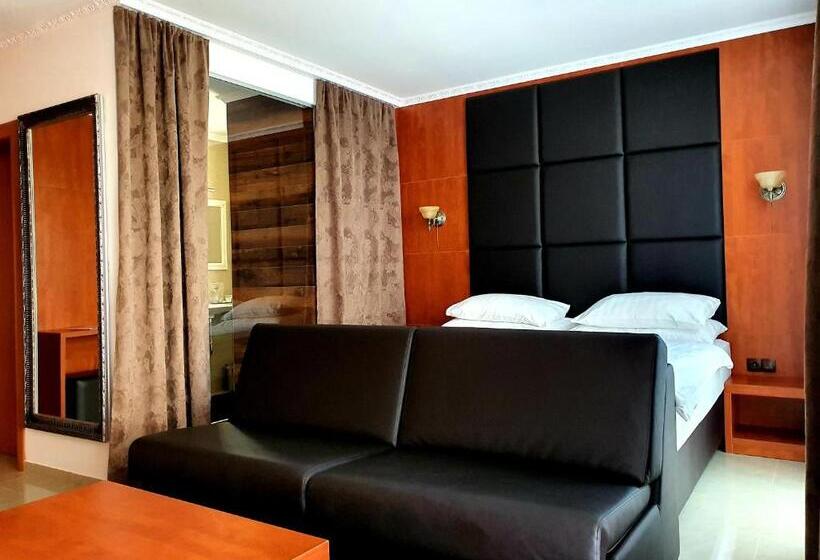 Номер Deluxe с Балконом, Boutique Hotel Bora & Villas Garamm