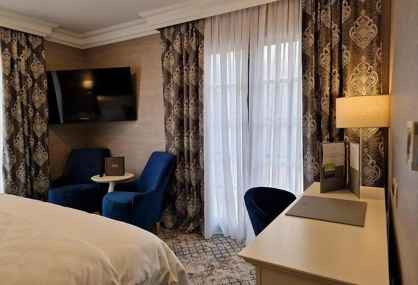 Номер Deluxe Кровать Кинг, Boutique Hotel Bora & Villas Garamm