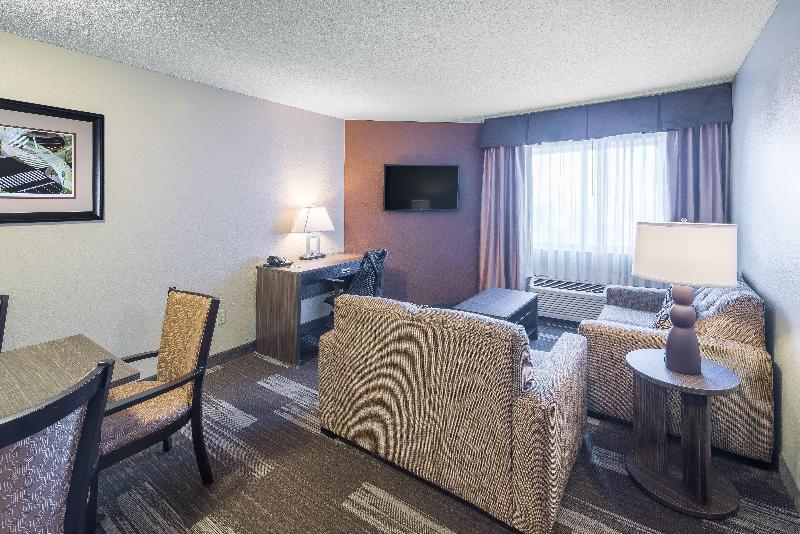Люкс Кровать Кинг, Holiday Inn Express Hotel & Suites St. Paul   Woodbury, An Ihg