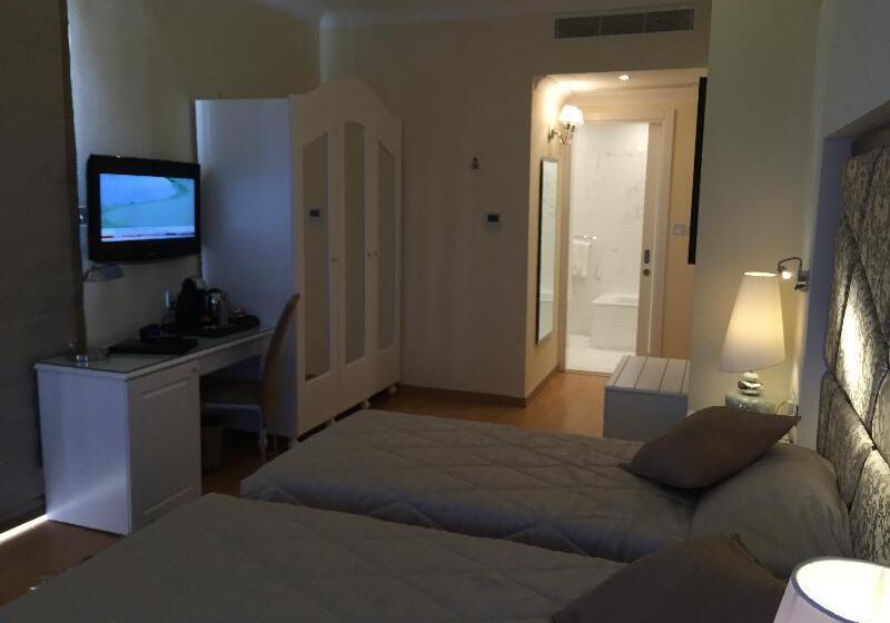 带大床的标准间, Holiday Inn Express Hotel & Suites Pigeon Forge, An Ihg
