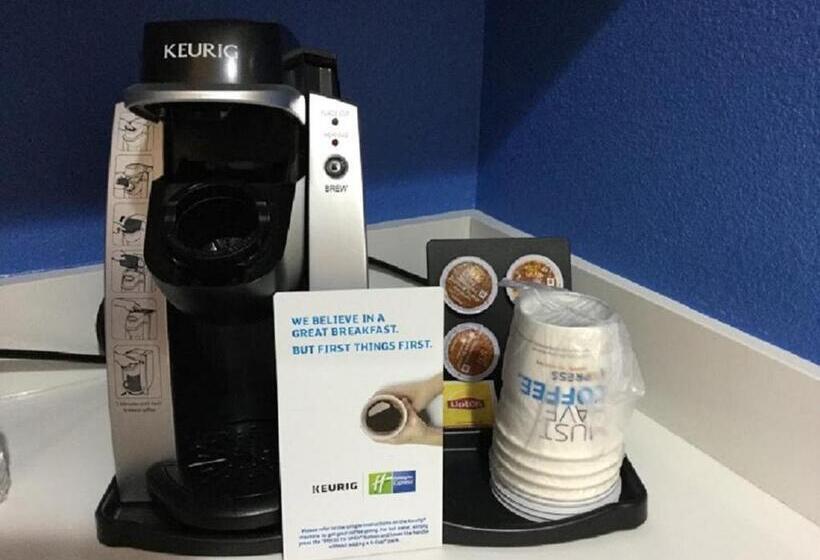 장애인을 위한 킹사이즈 침대 스탠다드 룸, Holiday Inn Express Easton, An Ihg