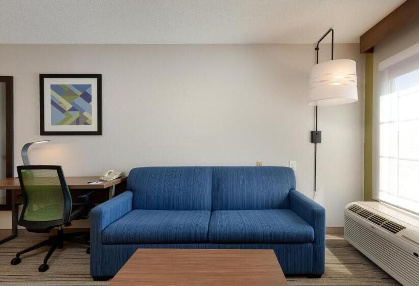 מיטת קינג בסוויטה, Holiday Inn Express & Suites Milton East I 10, An Ihg