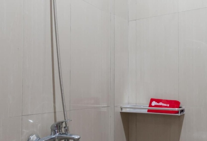 Номер Стандарт, Reddoorz Syariah Plus Near Trans Studio Cibubur