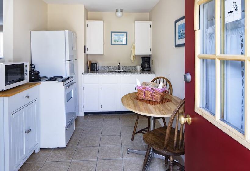 Студия Deluxe, Sesuit Harbor House