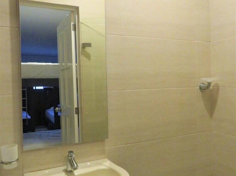 Кровать в Общей Комнате, San Jacinto Hostel