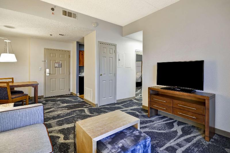 适合残疾人士使用的带超级大床的标准间, Holiday Inn Express & Suites   West Omaha   Elkhorn, An Ihg
