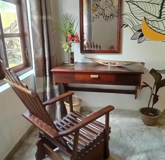 اتاق استاندارد سه نفره, Voulez Vous, Managed By Dikwella Beach