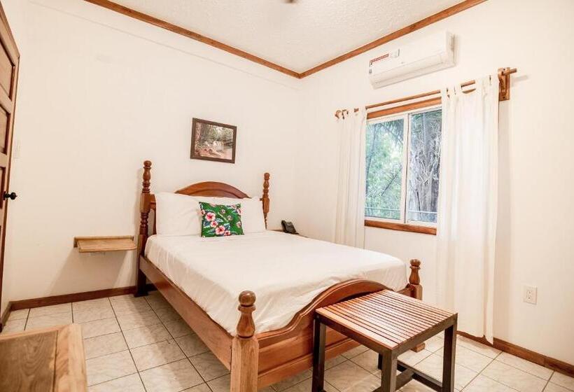 اتاق اکونومی یک تخته, Falling Leaves Lodge