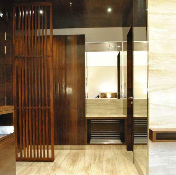 Номер Executive Кровать Кинг, Ramada By Wyndham Gandhidham Shinay