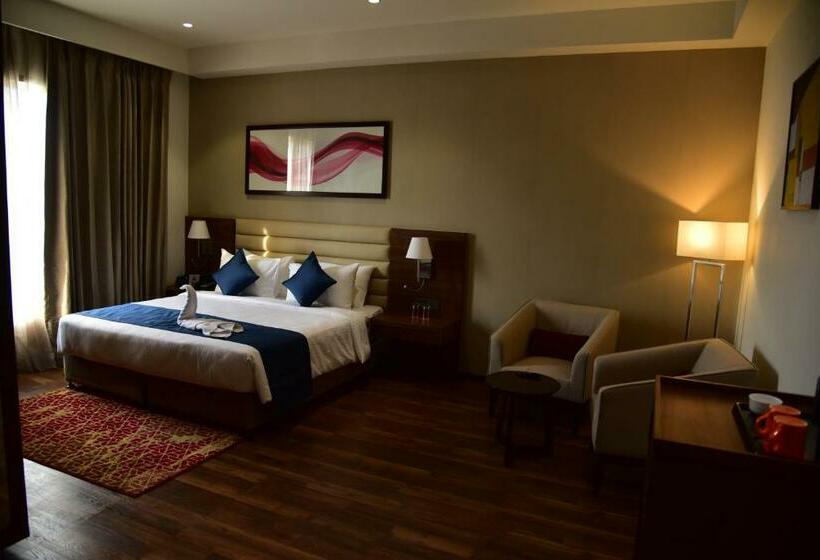 이그제큐티브 룸, Ramada By Wyndham Gandhidham Shinay