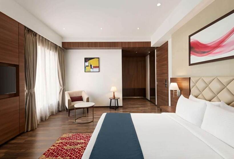 Номер Deluxe Адаптированный для Инвалидов, Ramada By Wyndham Gandhidham Shinay
