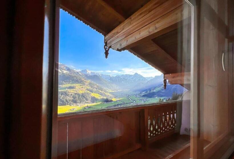 Family Suite, Schulhaus Tirol
