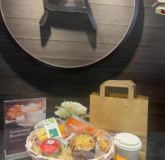Семейный Номер, Aerotel London Heathrow, Terminal 2 & Terminal 3