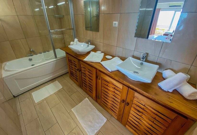 اتاق استاندارد با چشم‌انداز دریا, Orangea Beach Resort