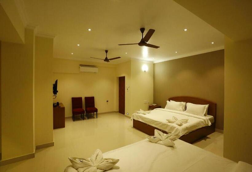 ファミリールーム, Nitheesh Residency