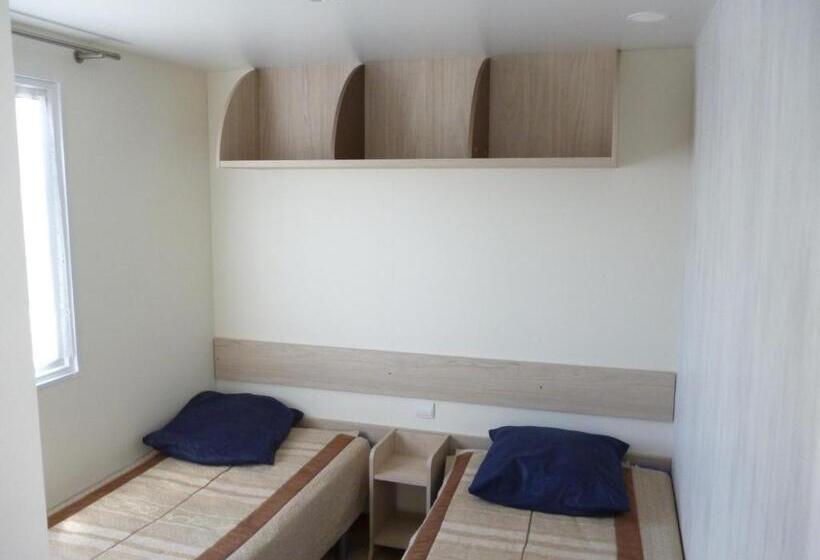 标准平房, Auberge Des Etangs