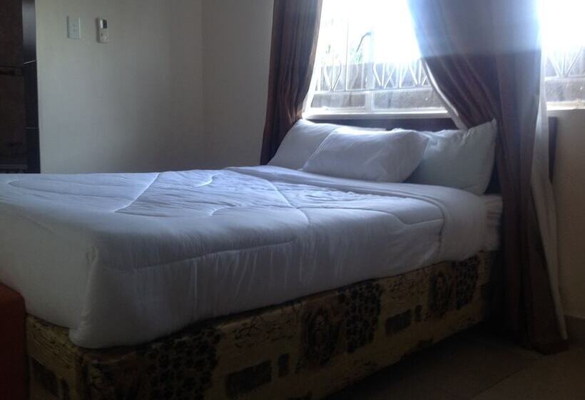 اتاق لوکس, Trench Town Lodge