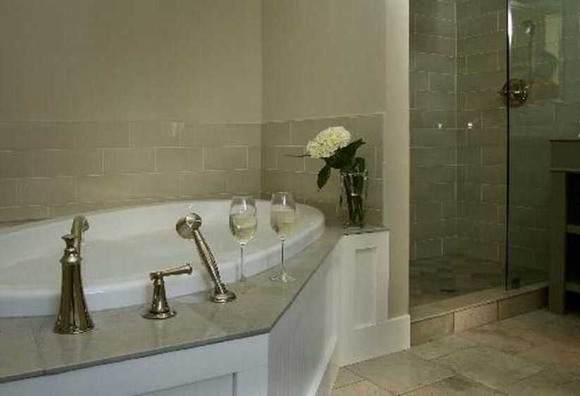 Дом 1 Спальня, Inn On Randolph