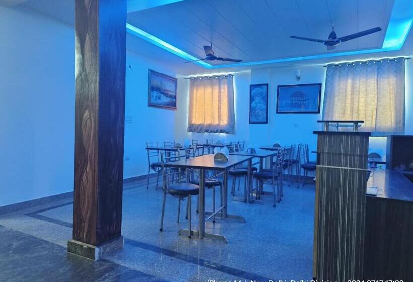 اتاق سوپریور با تخت بزرگ, Jet Fox By Aero View Hotel, Delhi Airport