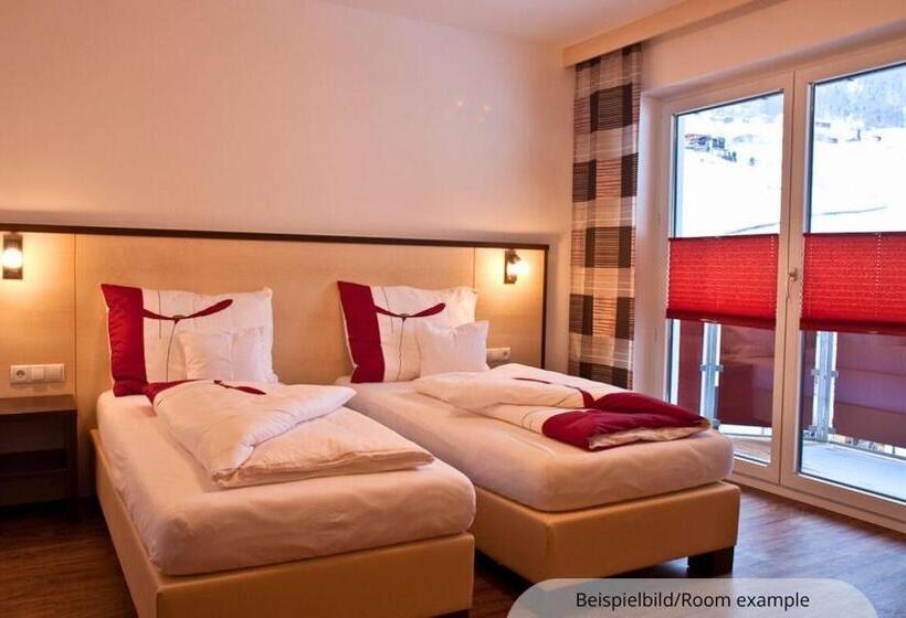 발코니가 있는 4인용 스탠다드 룸, Sporthotel Bergheim