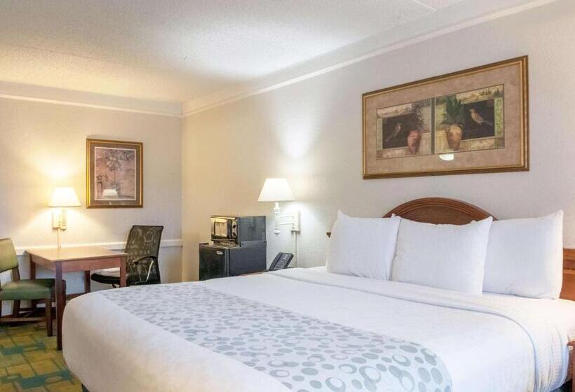 Номер Стандарт Кровать Кинг Адаптированный для Инвалидов, La Quinta Inn By Wyndham New Orleans Veterans / Metairie