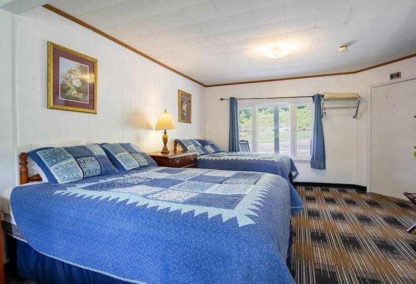 스탠다드 룸 더블 침대 2개, Lloyds On The River Country Inn