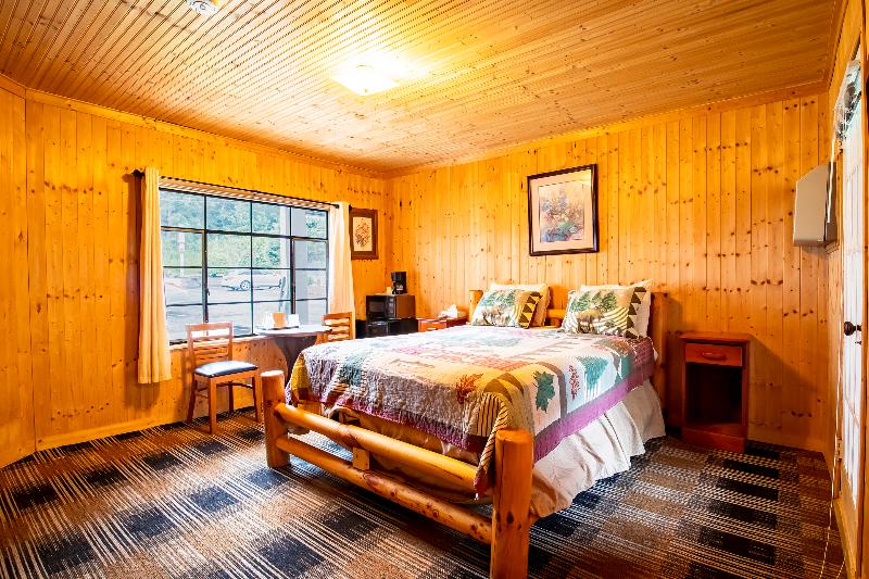 リバービュースタンダードルーム, Lloyds On The River Country Inn