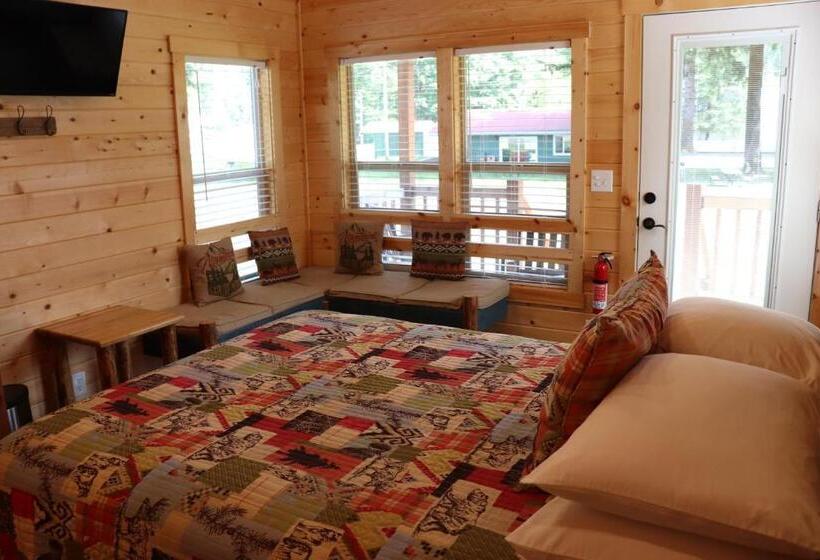 家庭洋房, Lone Fir Resort