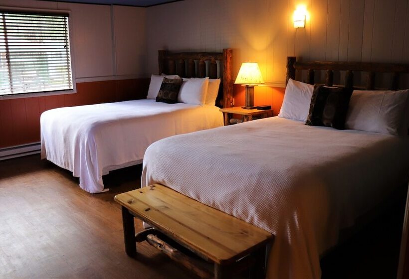 标准间, Lone Fir Resort