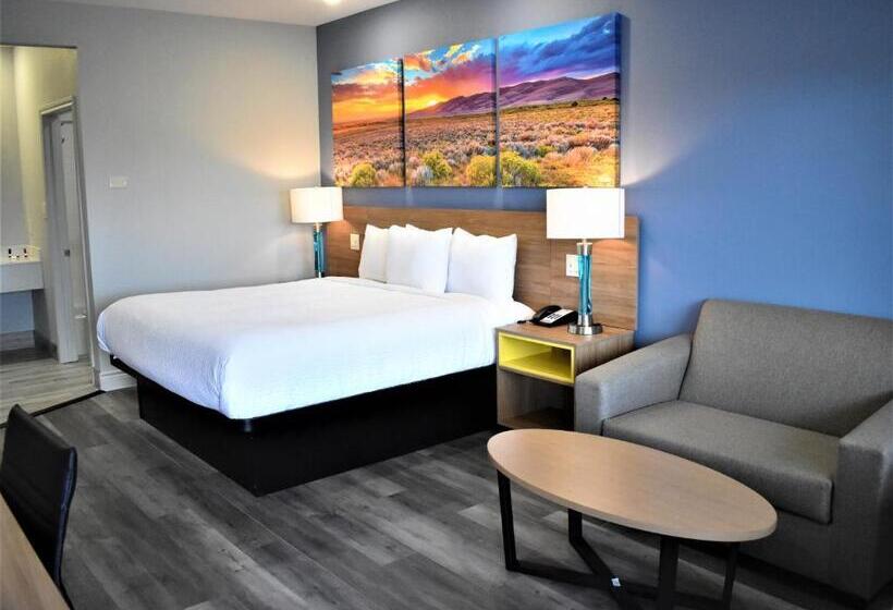 Chambre Standard Lit King Size Adaptée aux Personnes à Mobilité Réduite, Days Inn & Suites By Wyndham Downtown/university Of Houston