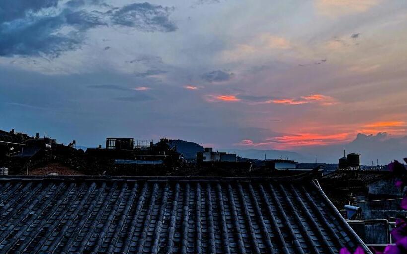 Семейный Номер Вид на Сад, Floral Tengchong Mountain Residence