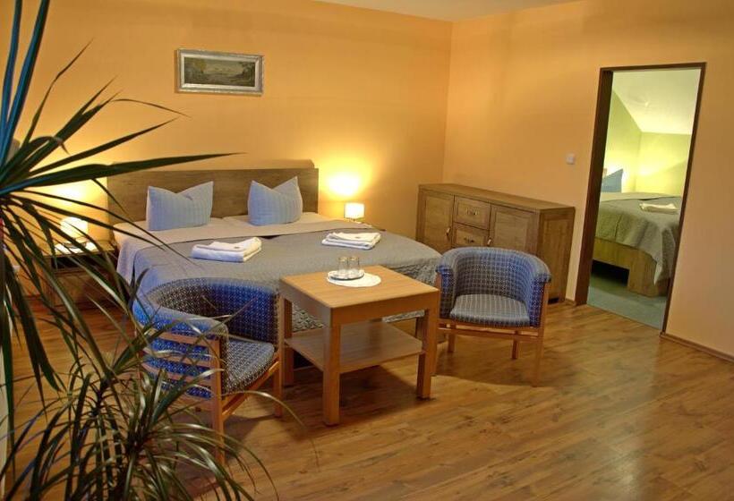 家庭间, Pension Nataliya
